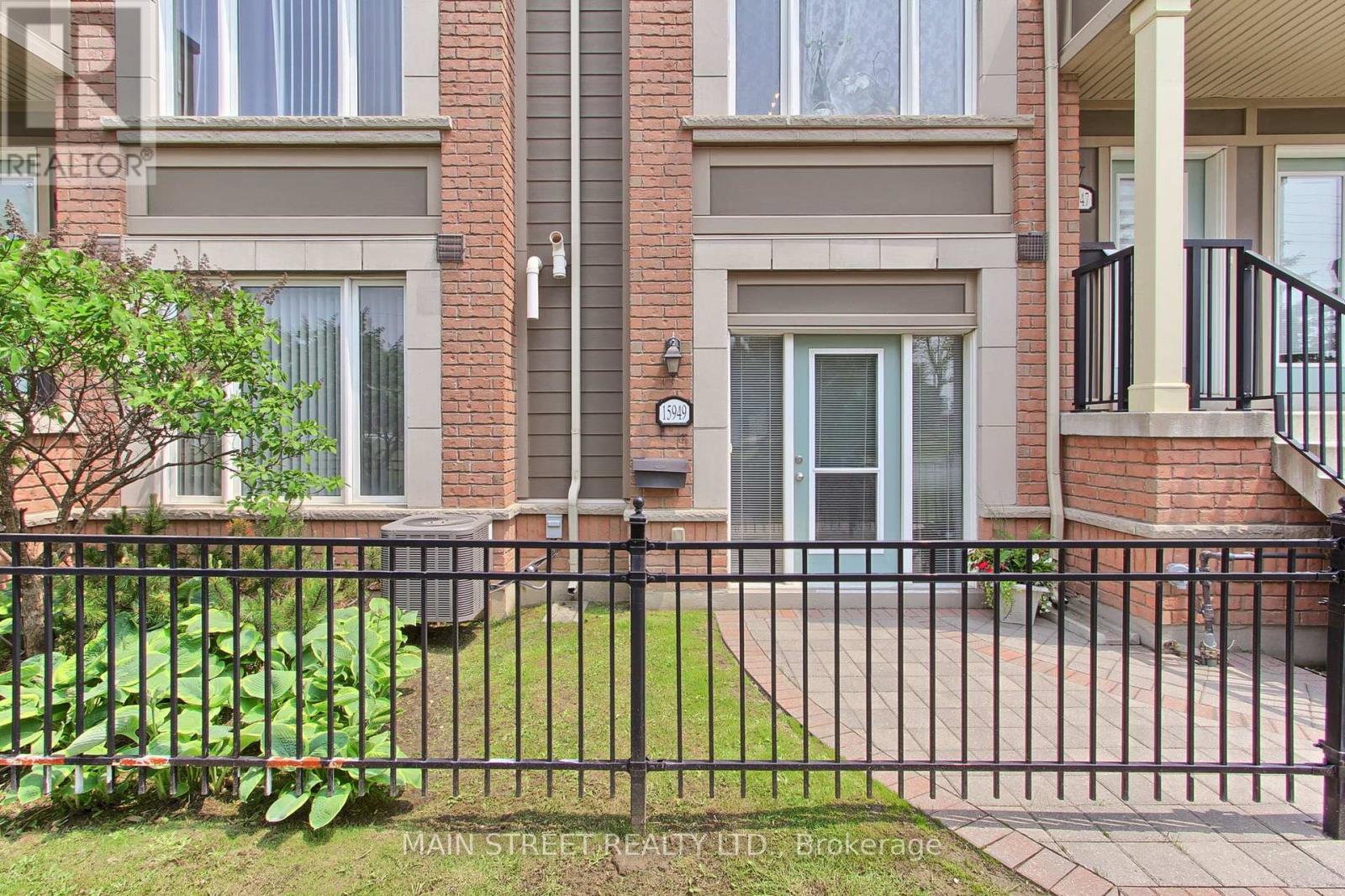 4 - 15949 BAYVIEW AVENUE