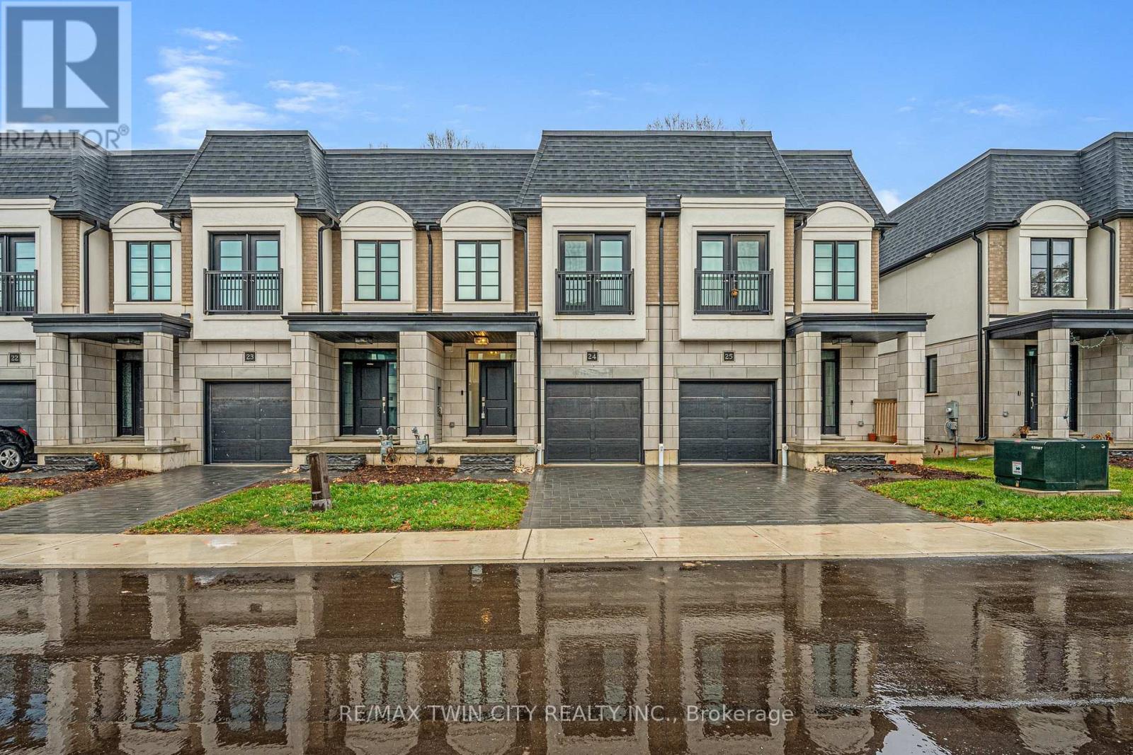 24 - 143 ELGIN STREET N