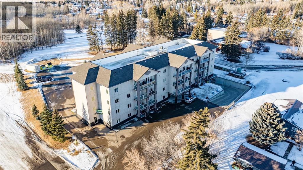 106, 5205 Woodland Road