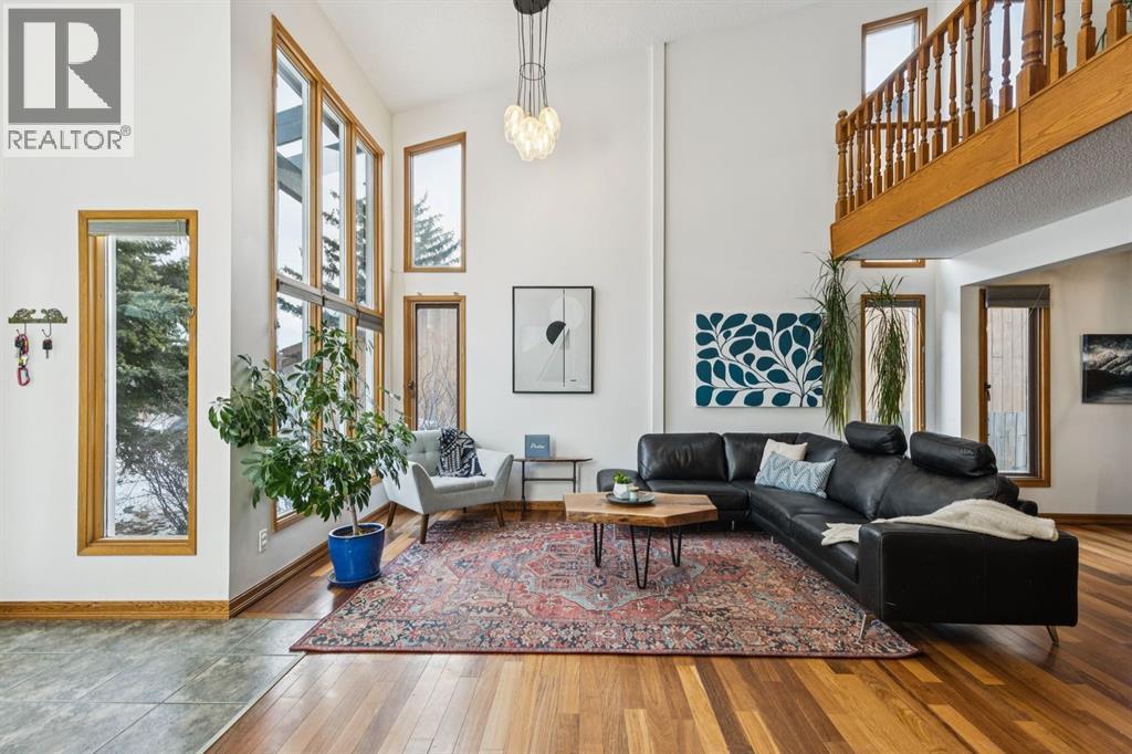 715 Coach Bluff Crescent SW