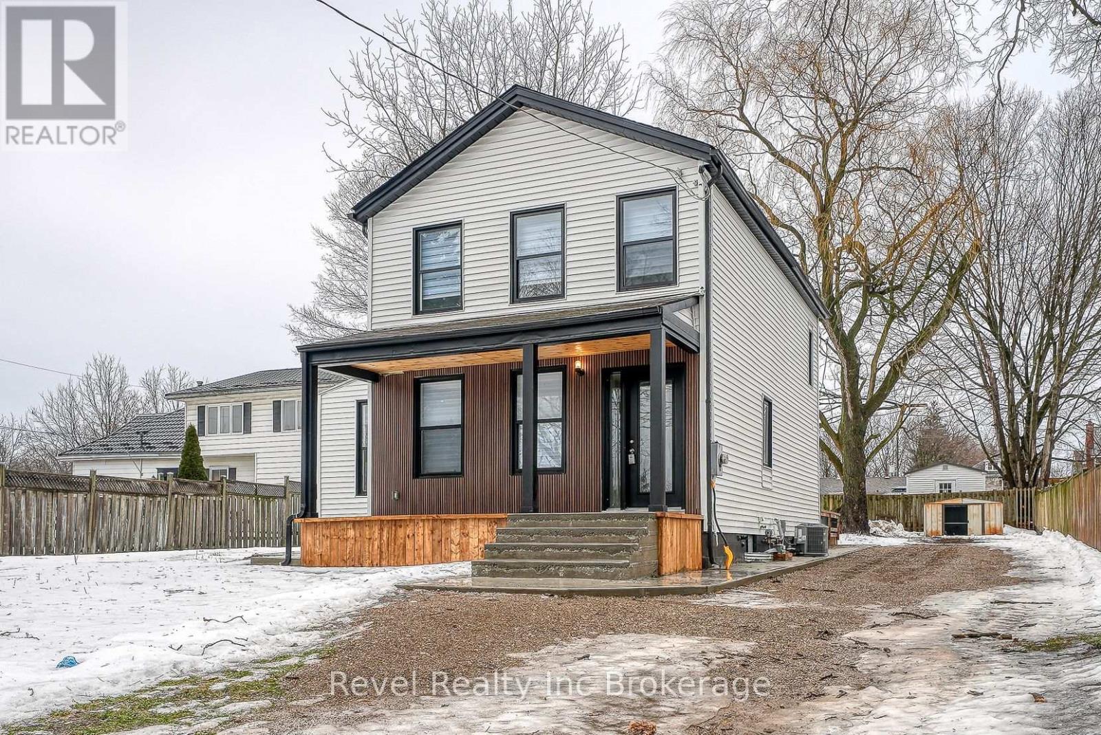 241 CHARLES STREET W