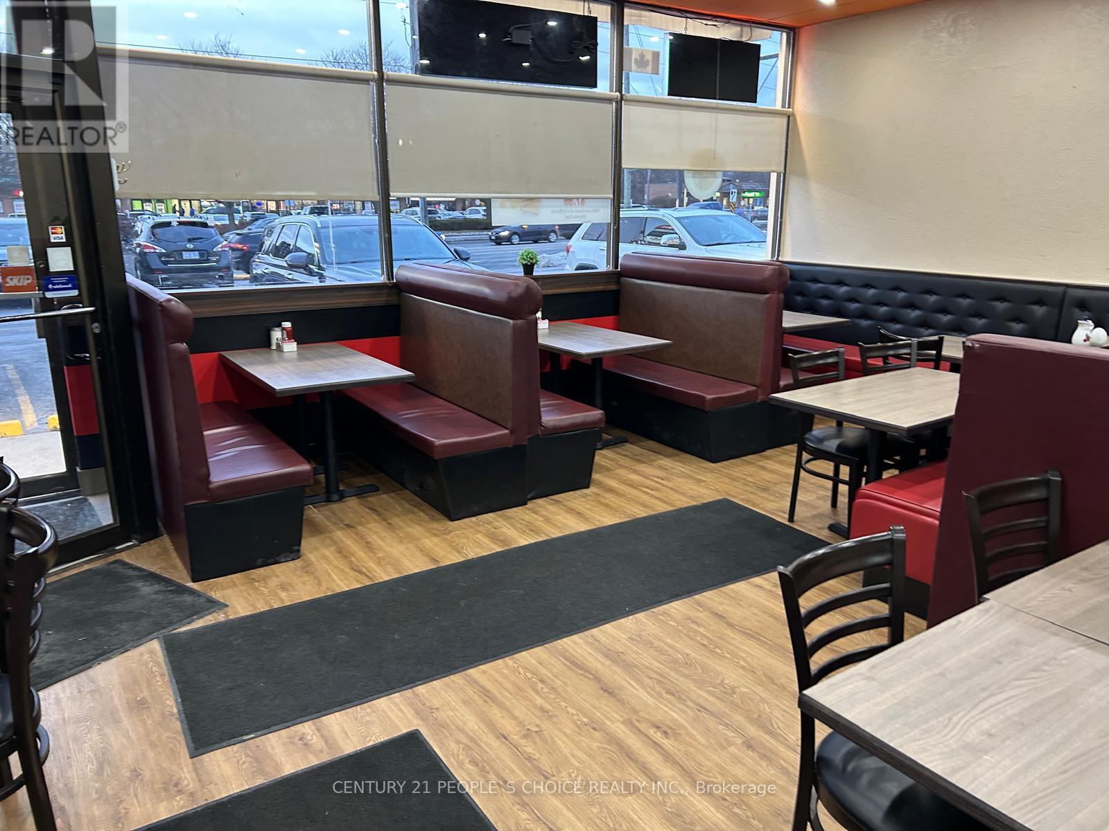 1100 SIMCOE STREET N