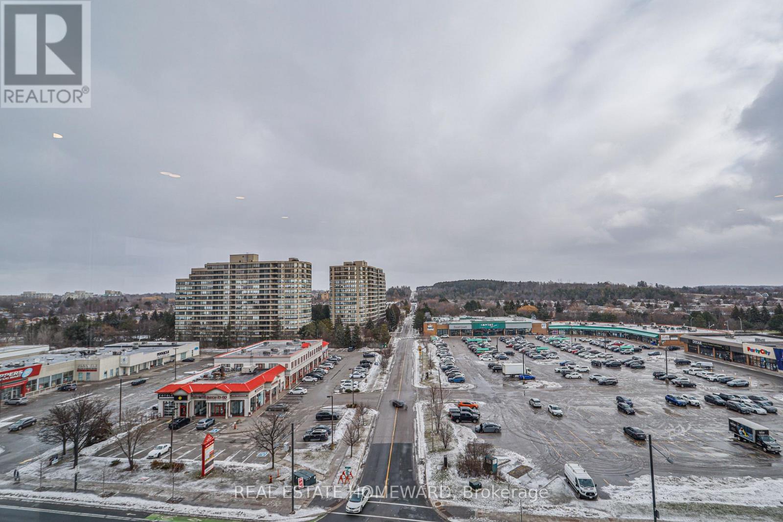 911B - 9600 YONGE STREET