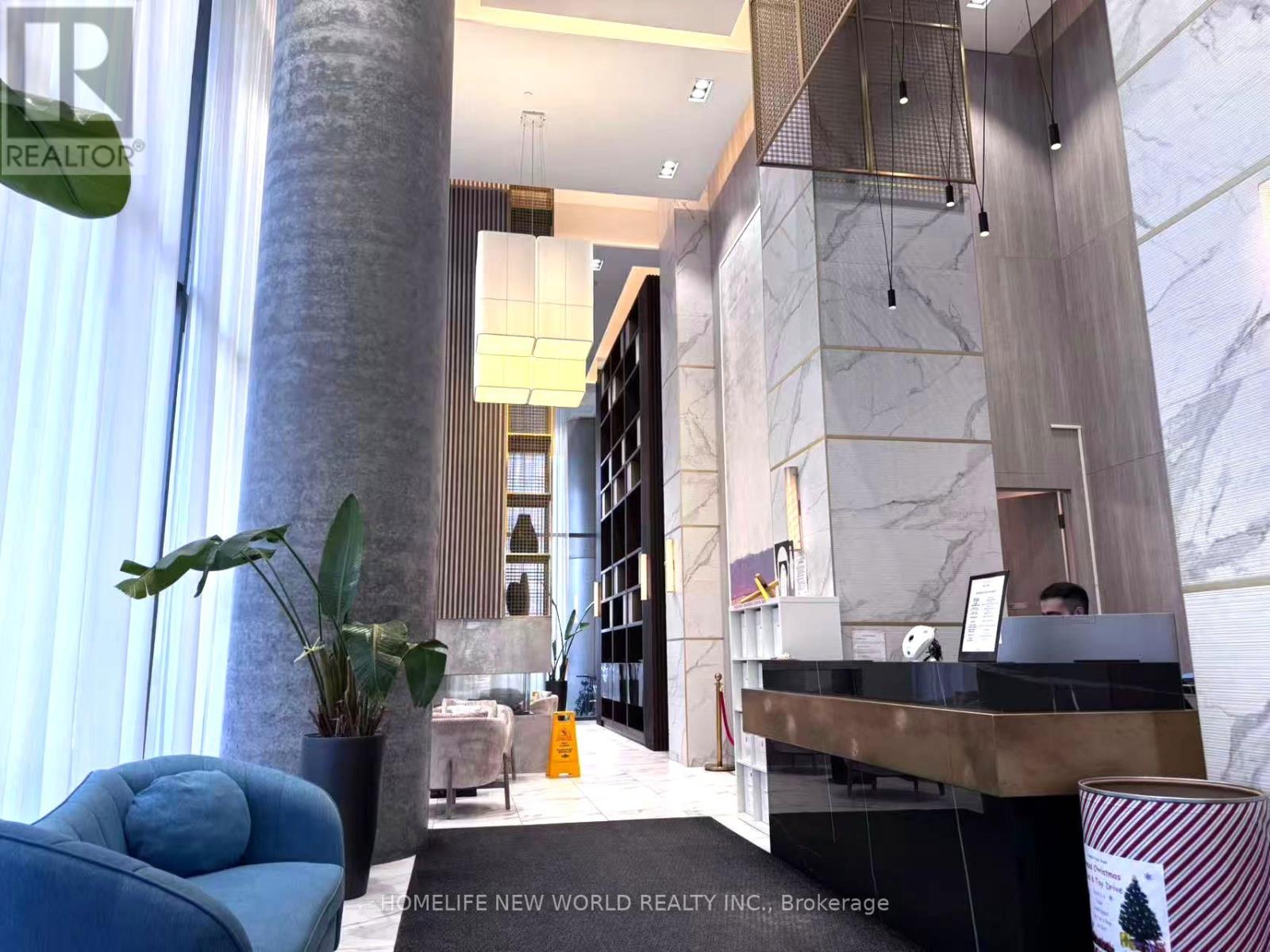 608 - 950 PORTAGE PARKWAY