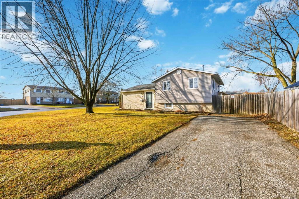 1178 Overlea CRESCENT