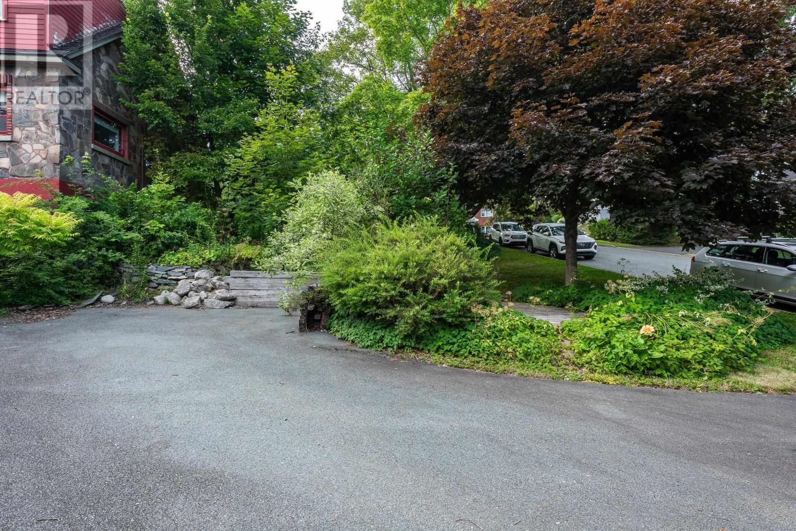 10B-2 Crichton Avenue