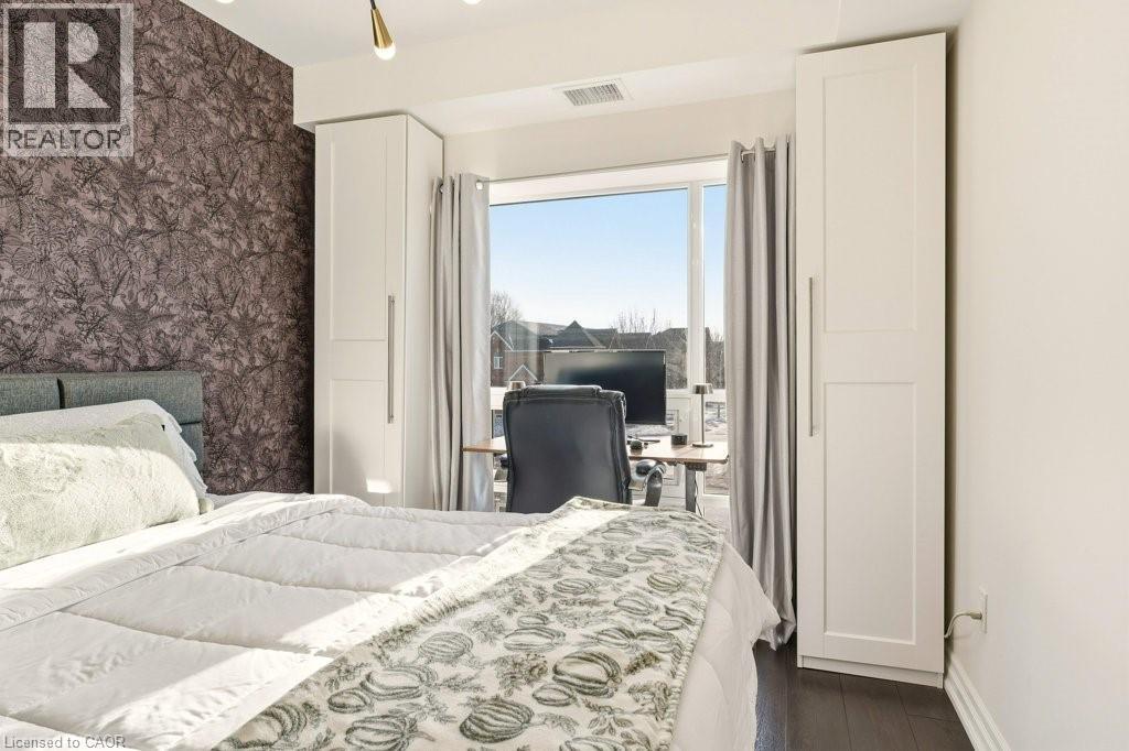 4040 UPPER MIDDLE Road Unit# 203