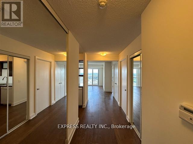 2806 - 125 VILLAGE GREEN SQUARE