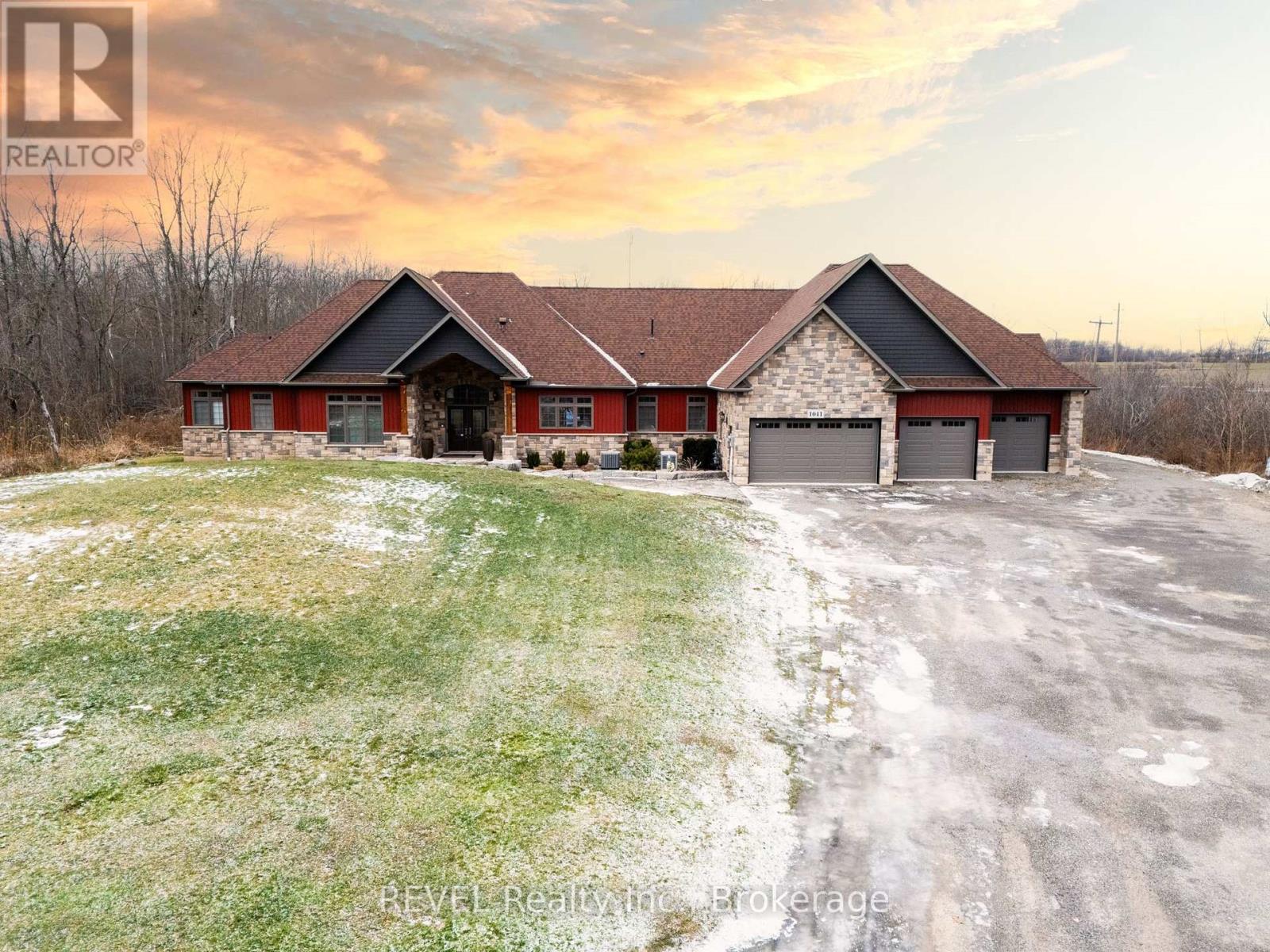 1041 OAKHILL BOULEVARD