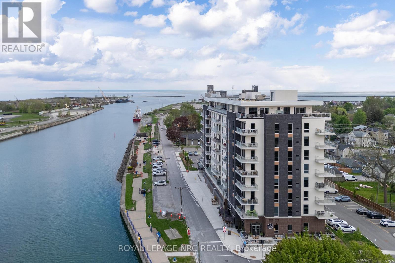 602 - 118 WEST STREET