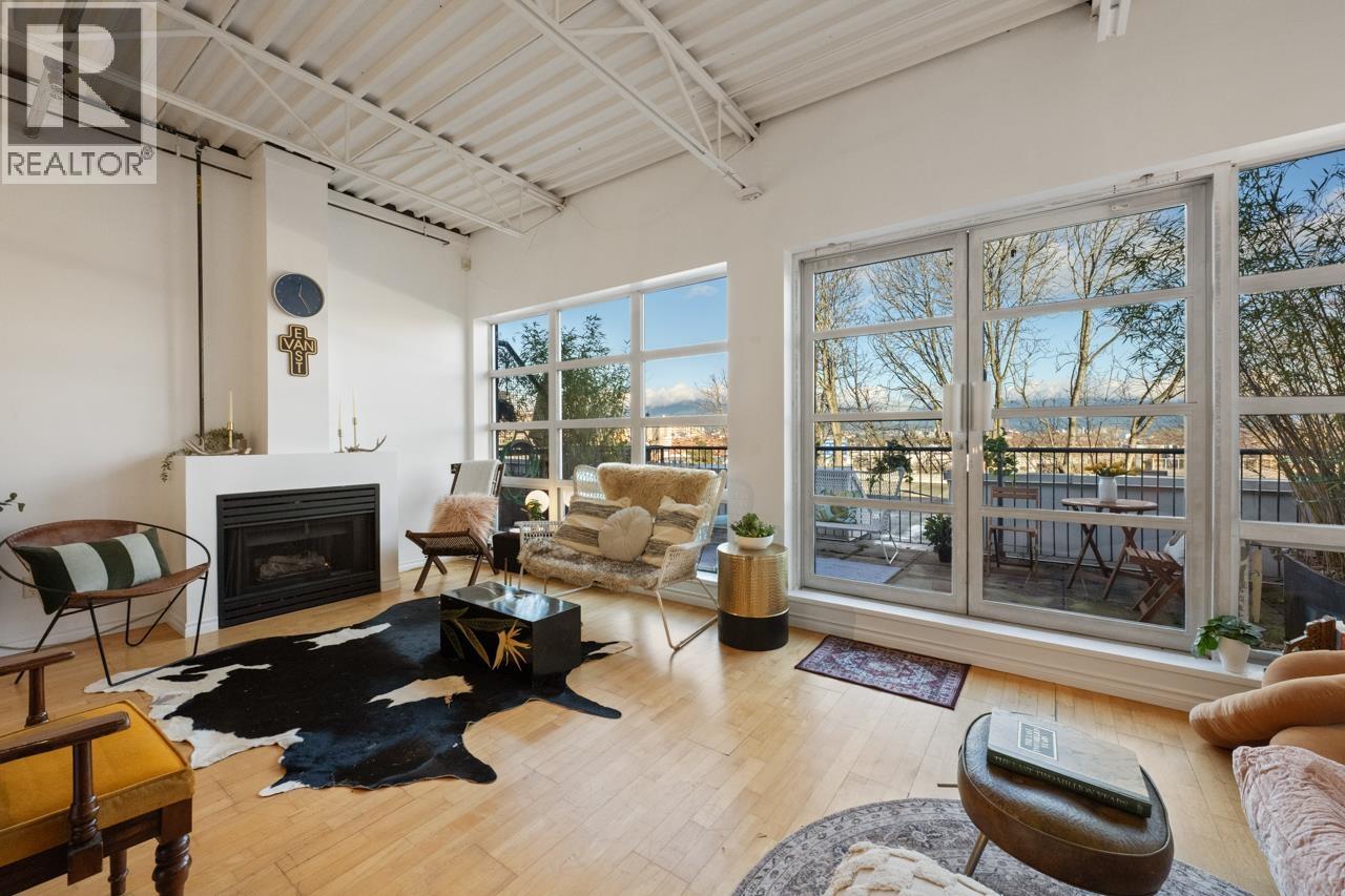 520 350 E 2ND AVENUE