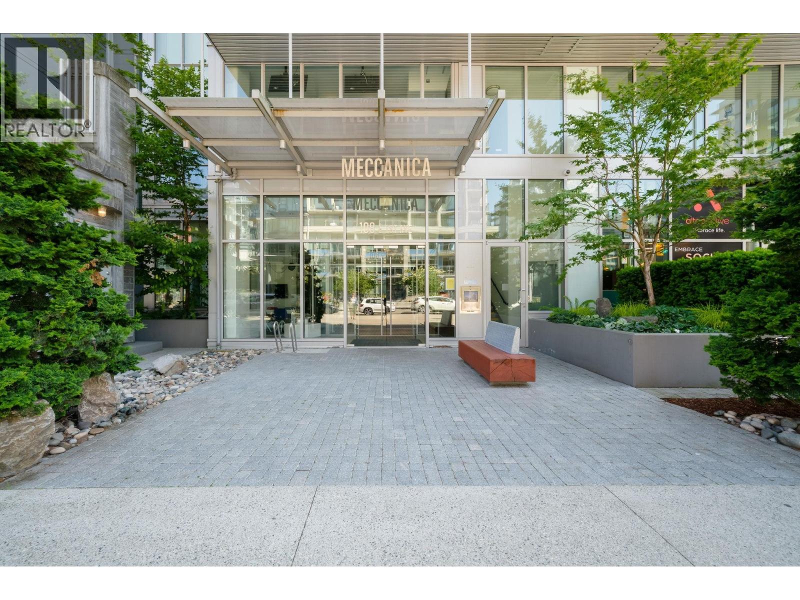 713 108 E 1ST AVENUE