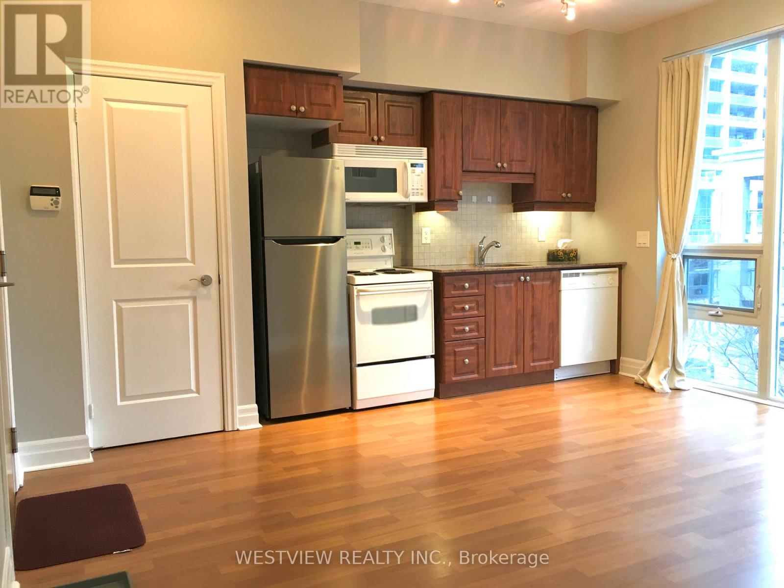 322 - 58 MARINE PARADE DRIVE