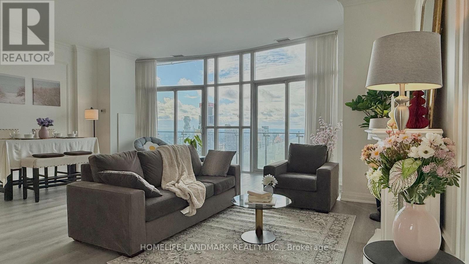 PH5004 - 50 ABSOLUTE AVENUE