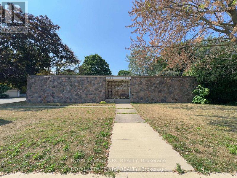 4213/4207 DRUMMOND ROAD