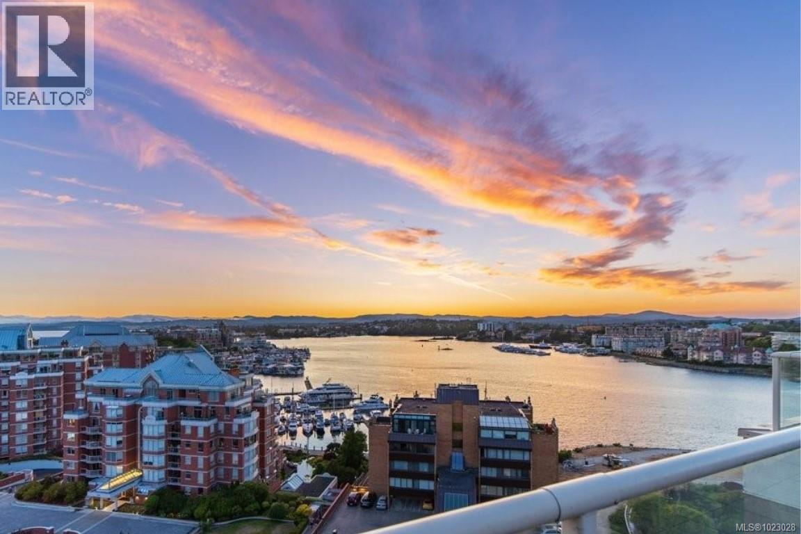 1102 225 Belleville St