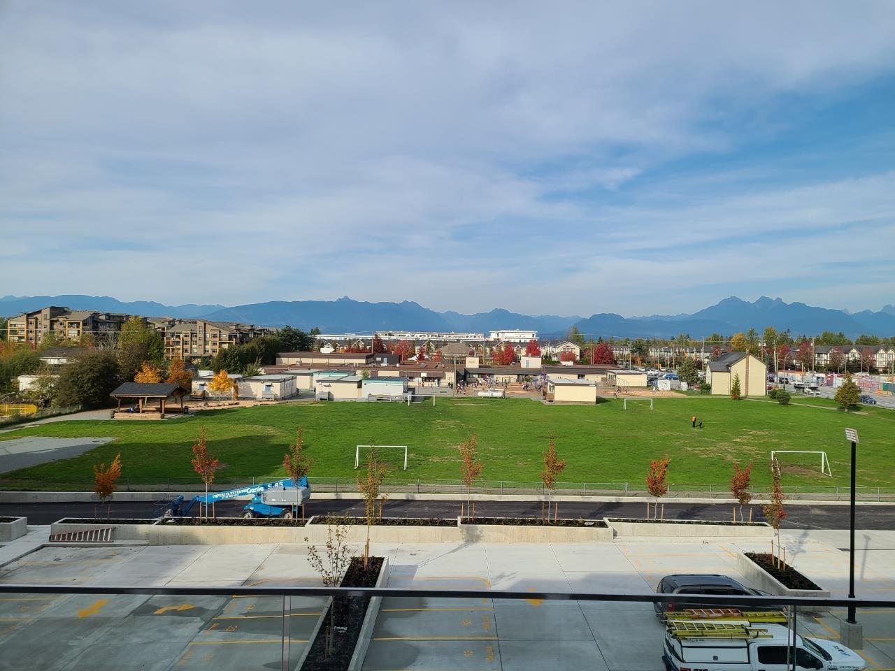 A327 20727 WILLOUGHBY TOWN CENTRE DRIVE