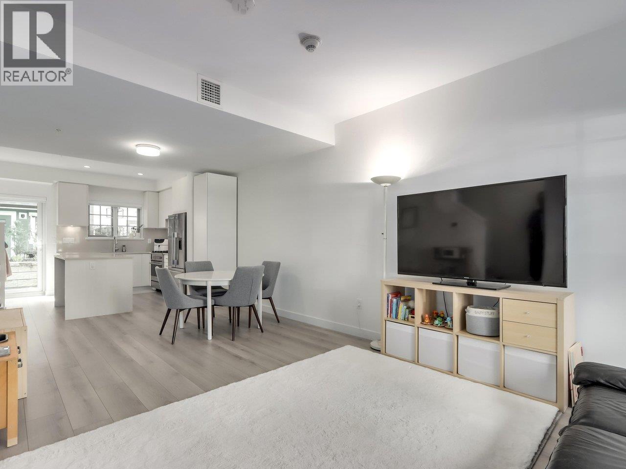 114 678 FAIRVIEW STREET