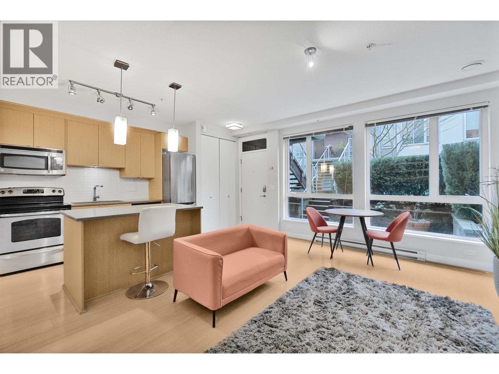 115 735 W 15TH STREET