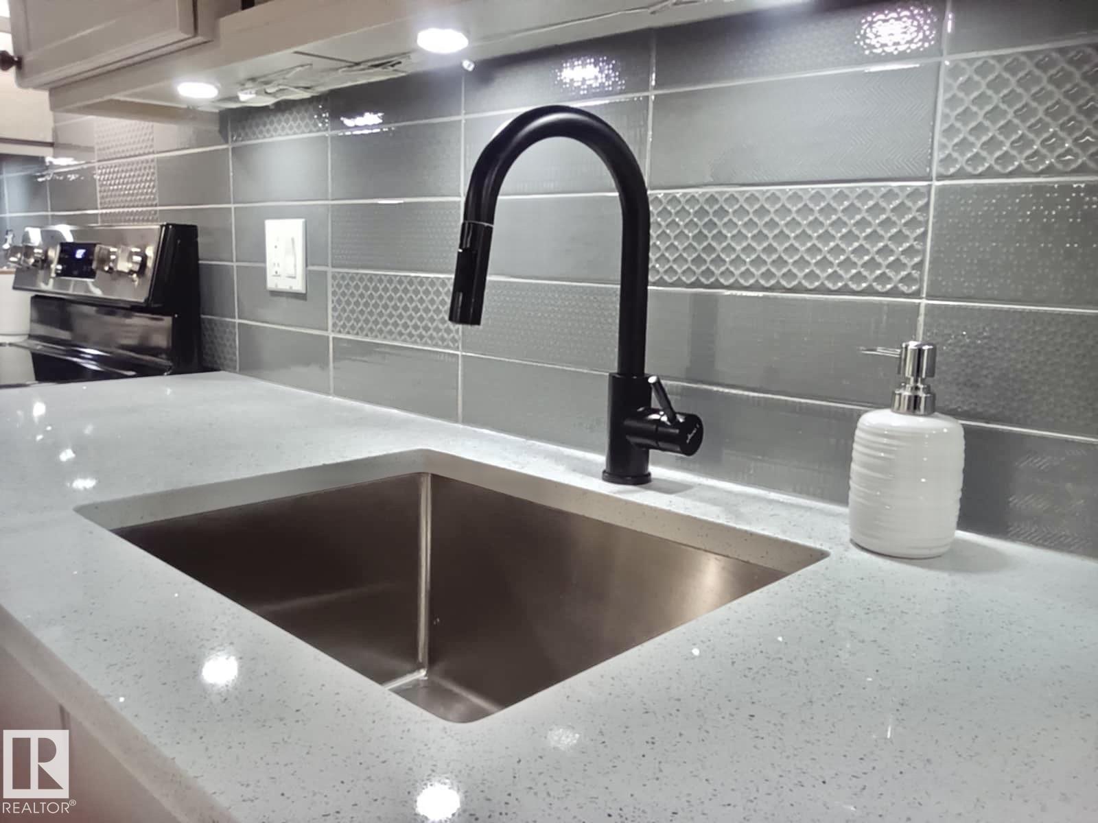 #135 592 HOOKE RD NW