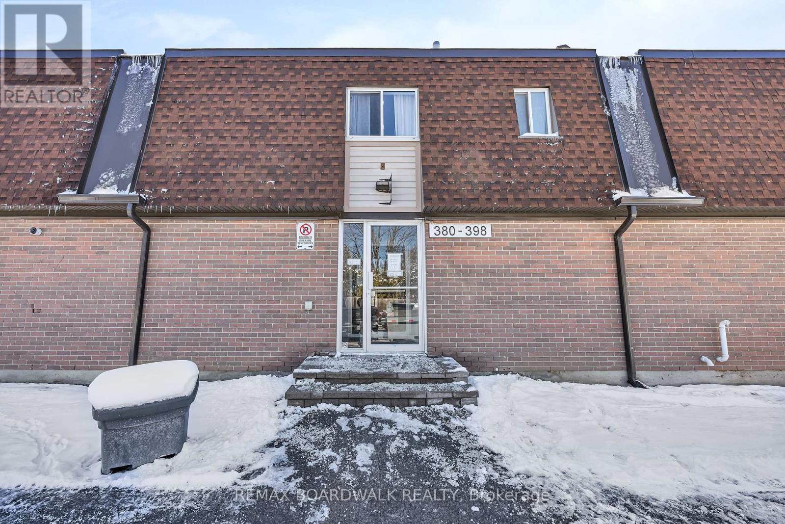 67 - 392 GARDEN GLEN PRIVATE