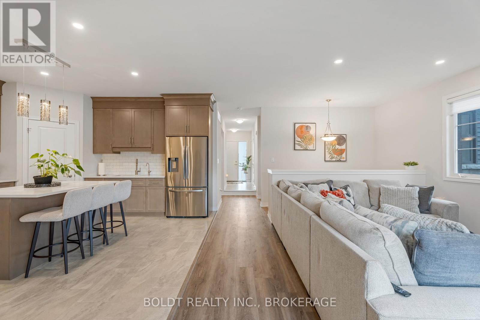 80 SUMMERSIDES BOULEVARD