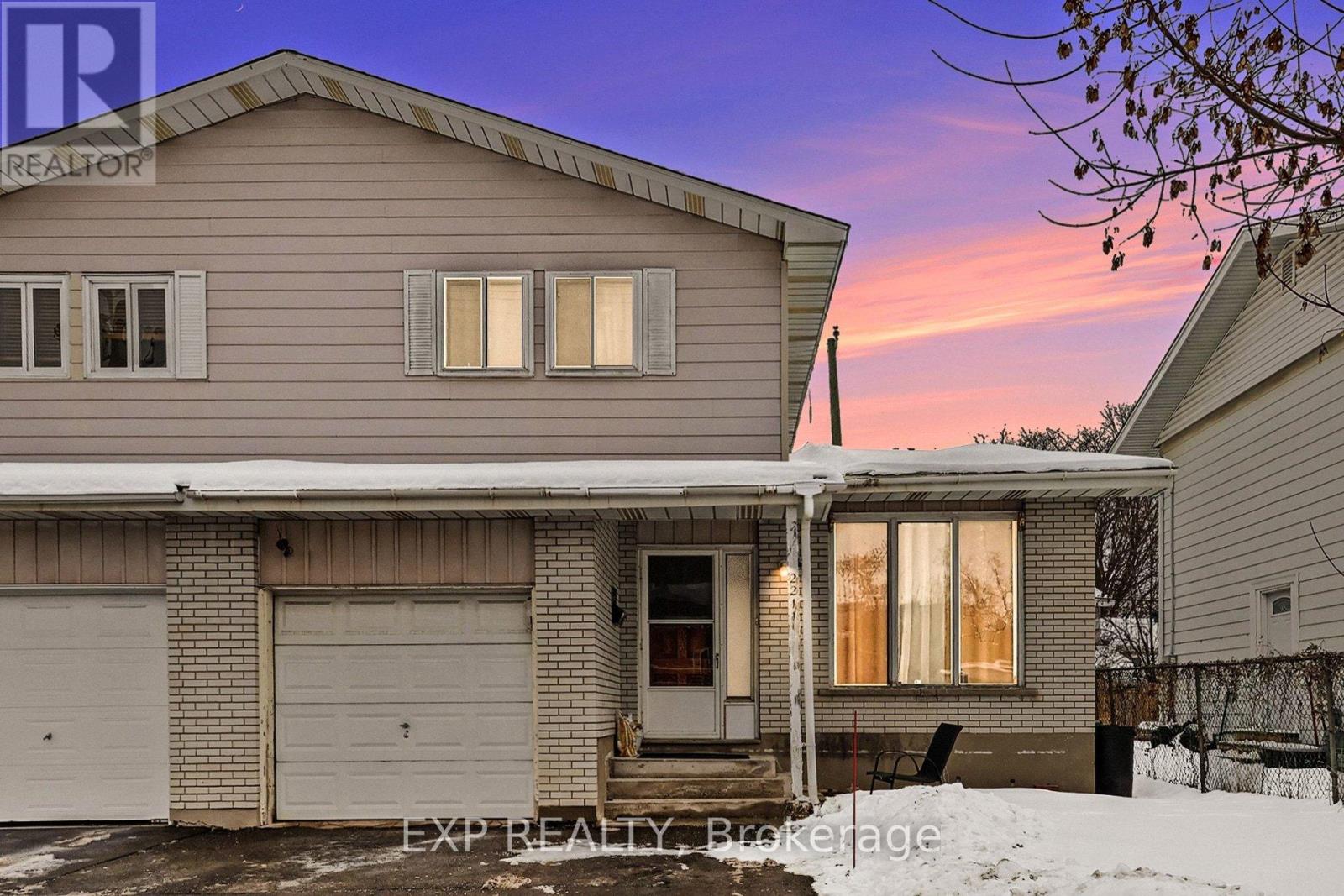 2211 ST LAURENT BOULEVARD