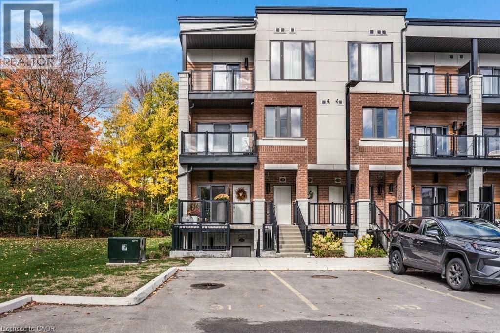 25 ISHERWOOD Avenue Unit# 32