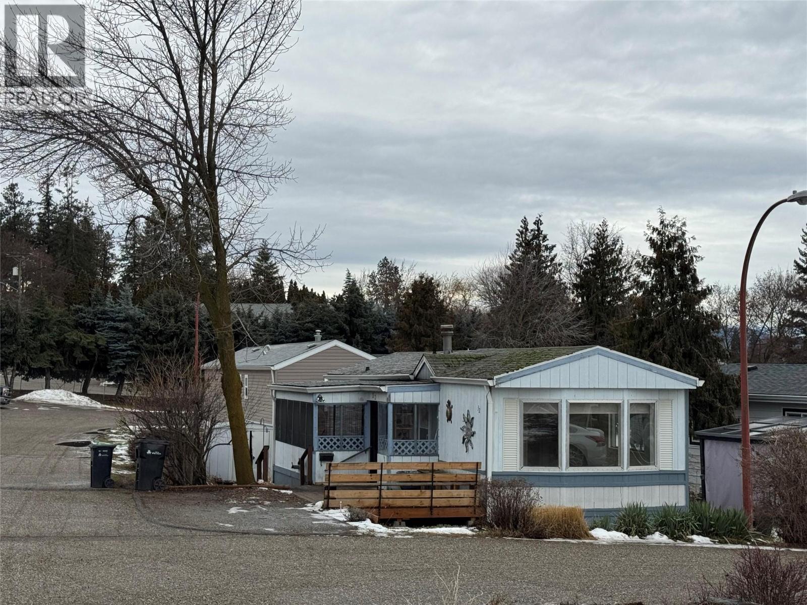 1600 43 Avenue Unit# 32