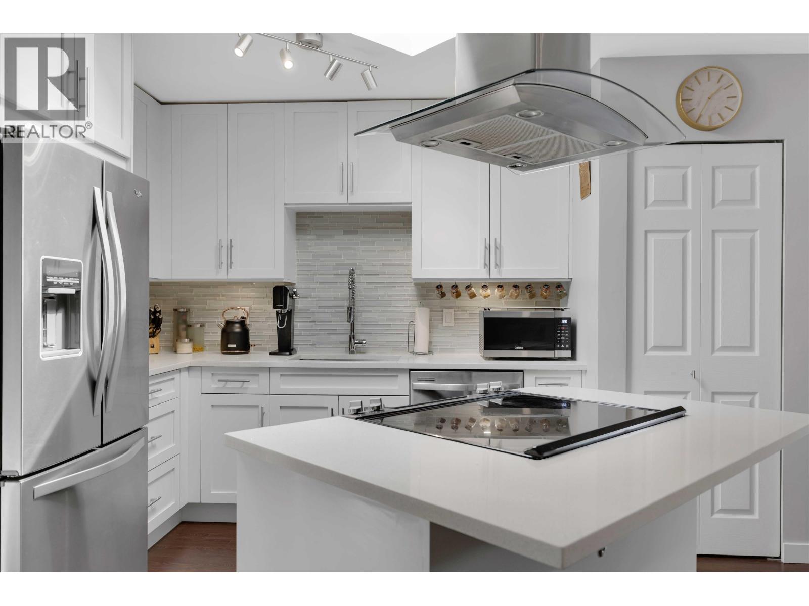 B309 40120 WILLOW CRESCENT