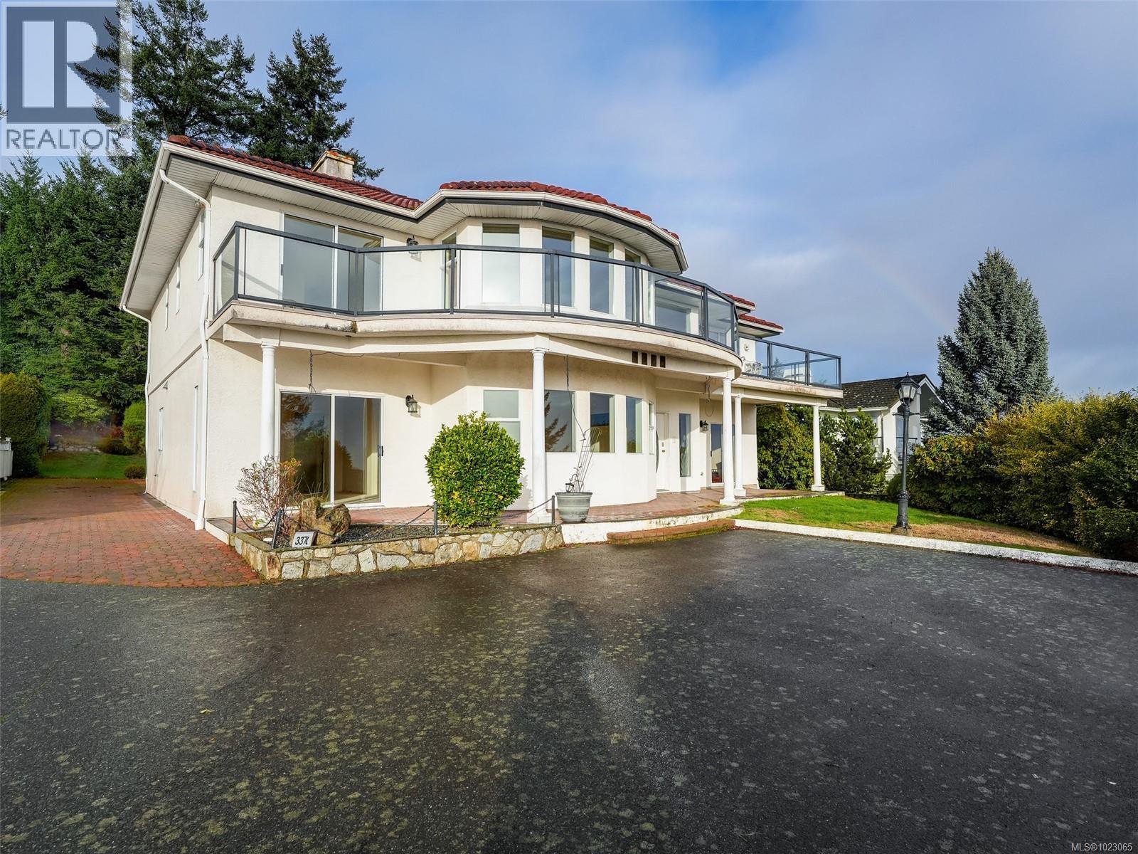 3376 Haida Dr