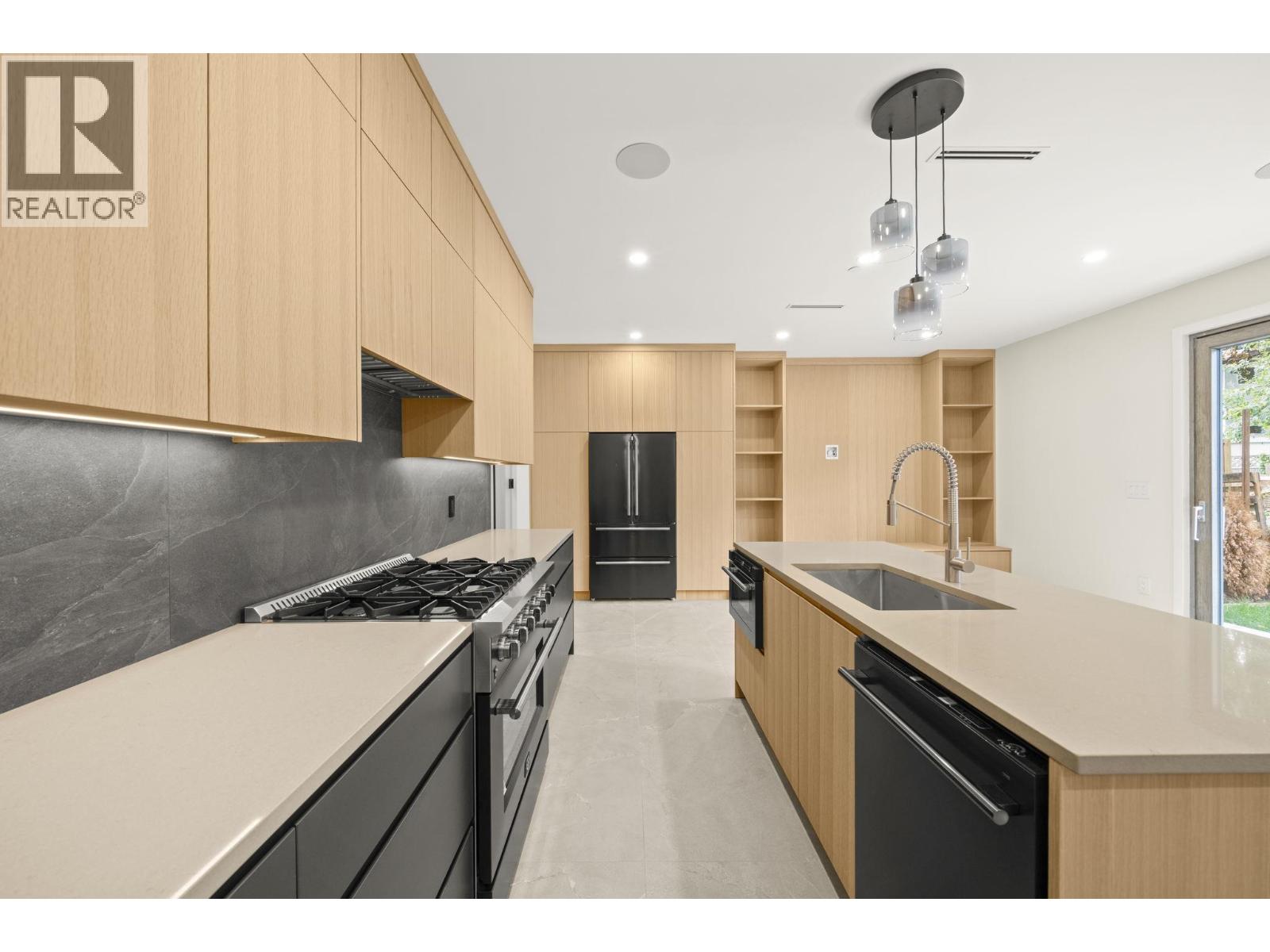 1 2091 E 20TH AVENUE