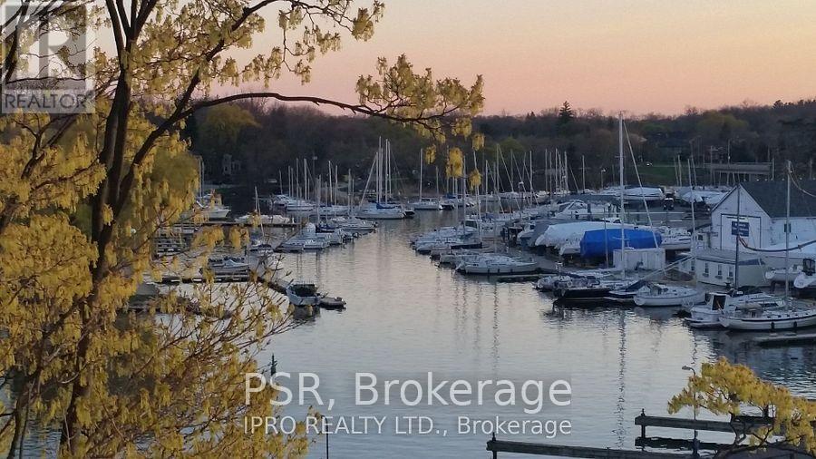 422 - 11 BRONTE ROAD