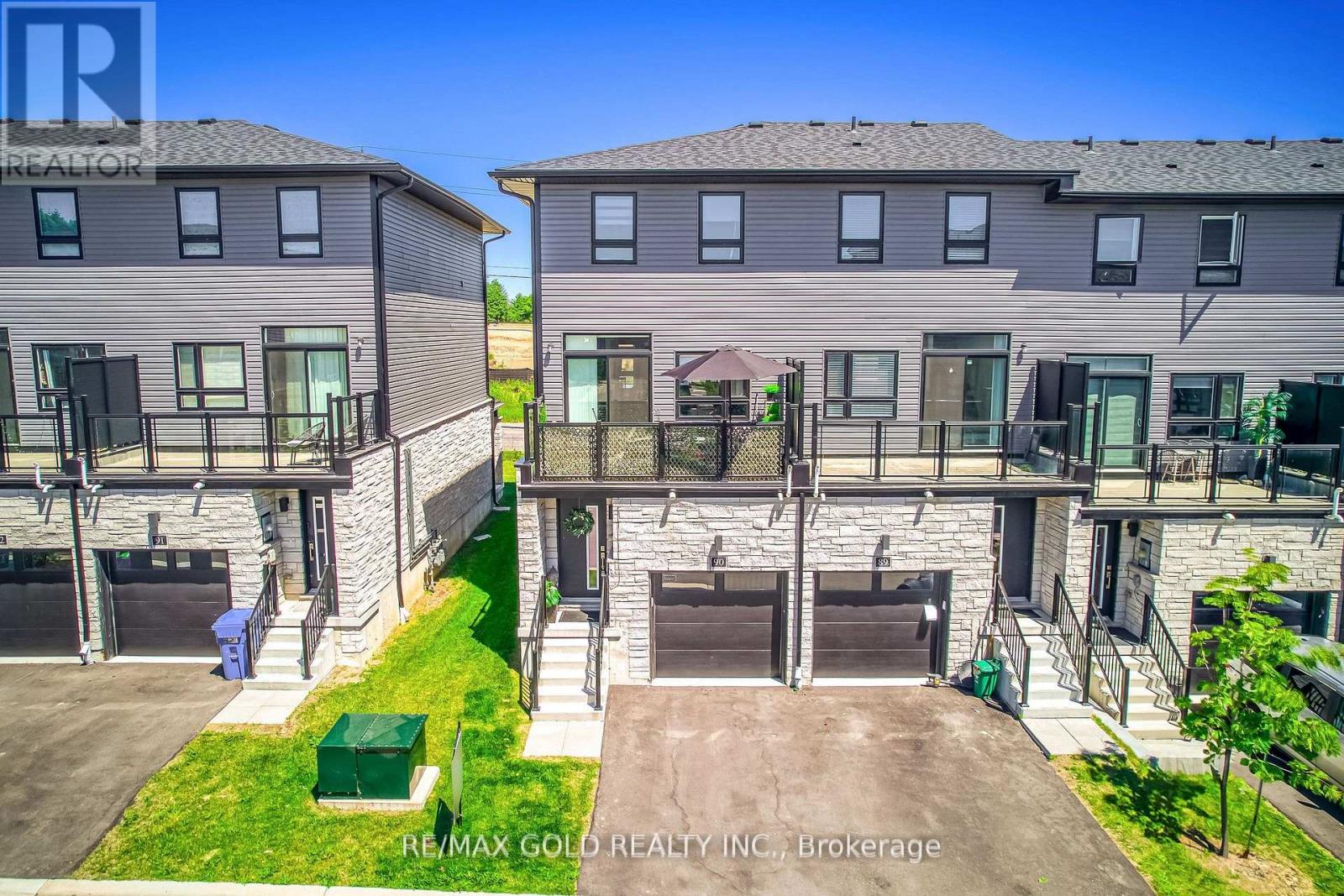 90 - 51 SPARROW AVENUE