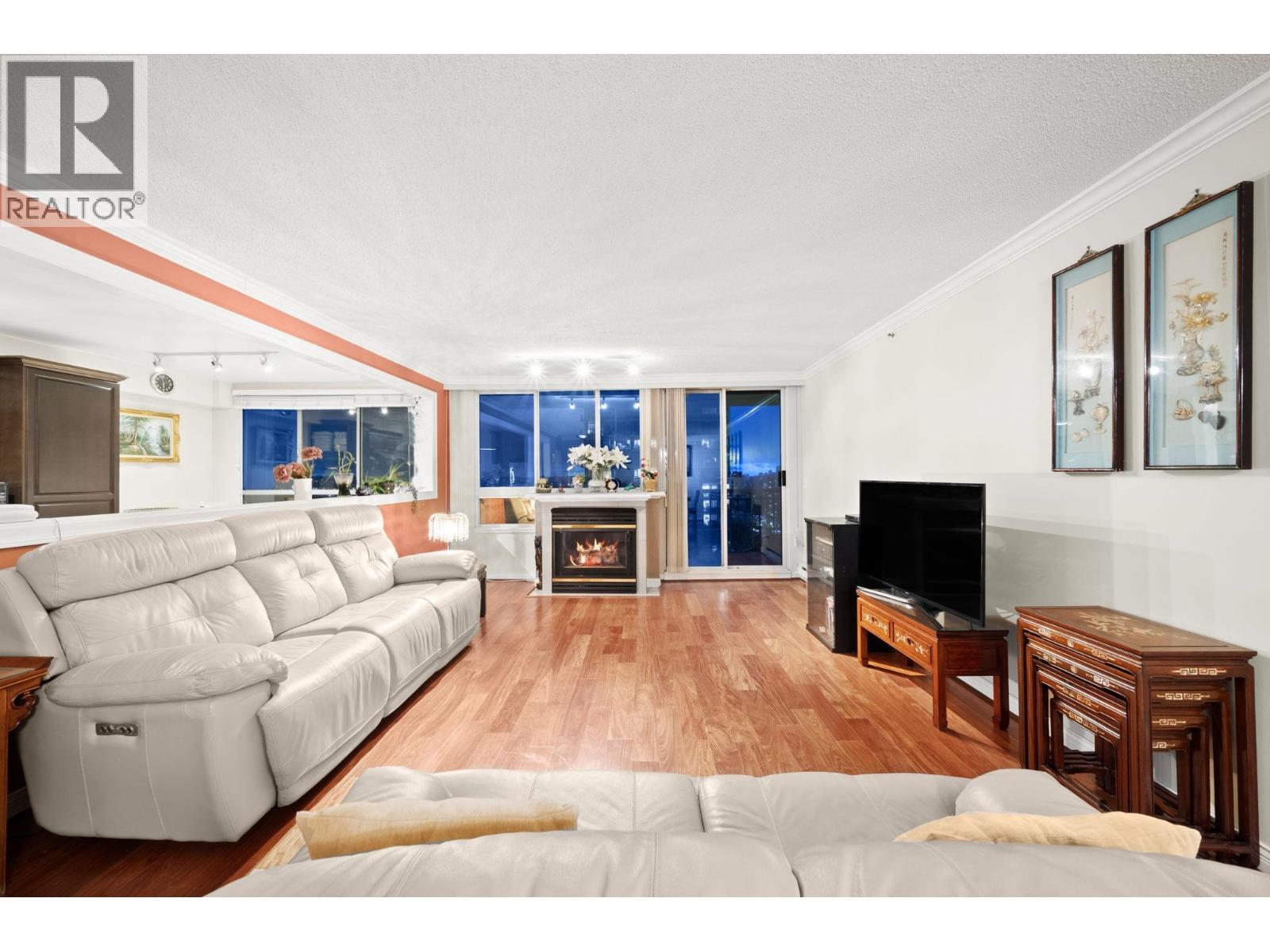 1801 555 AUSTIN AVENUE