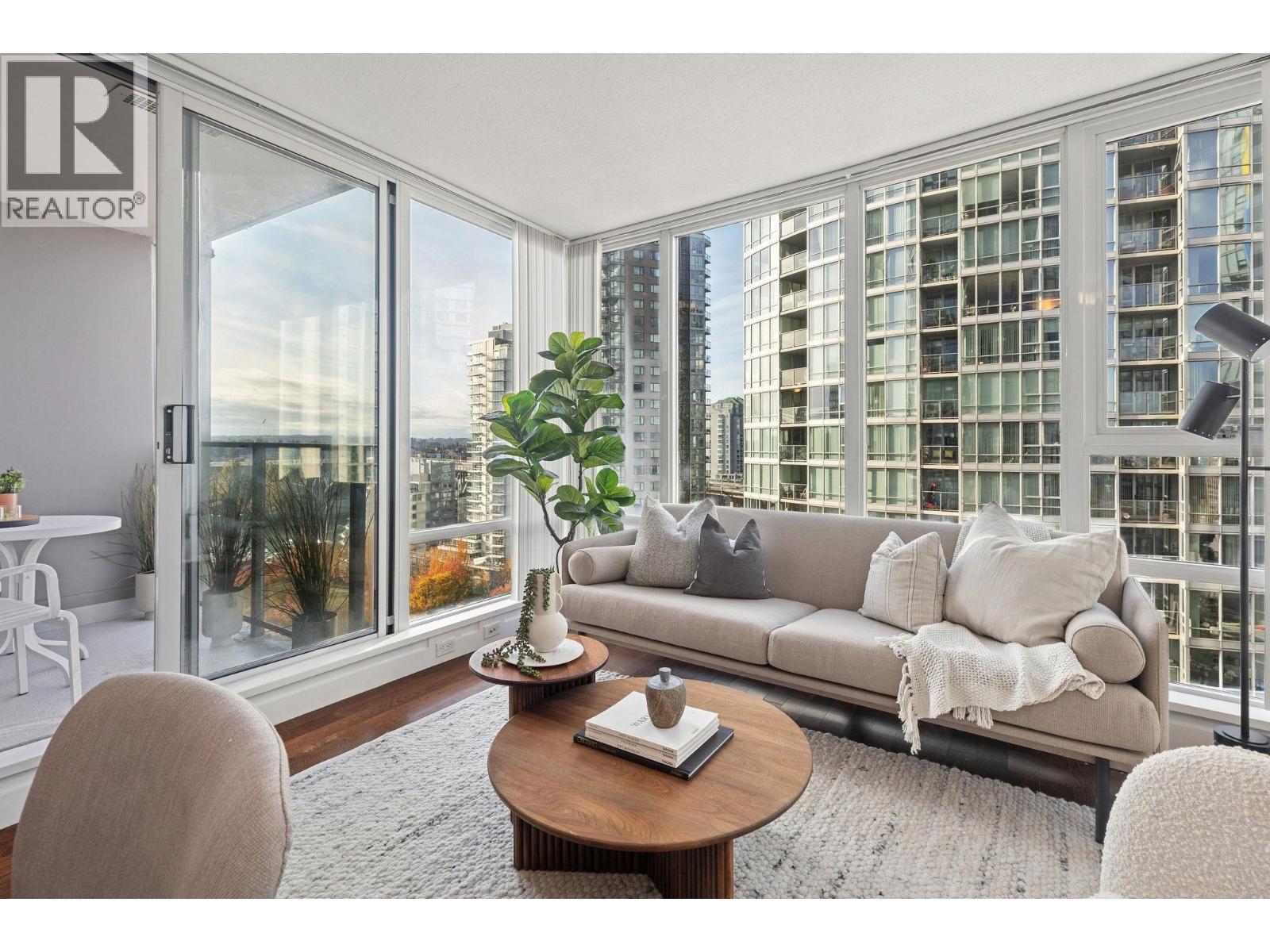 1705 1438 RICHARDS STREET