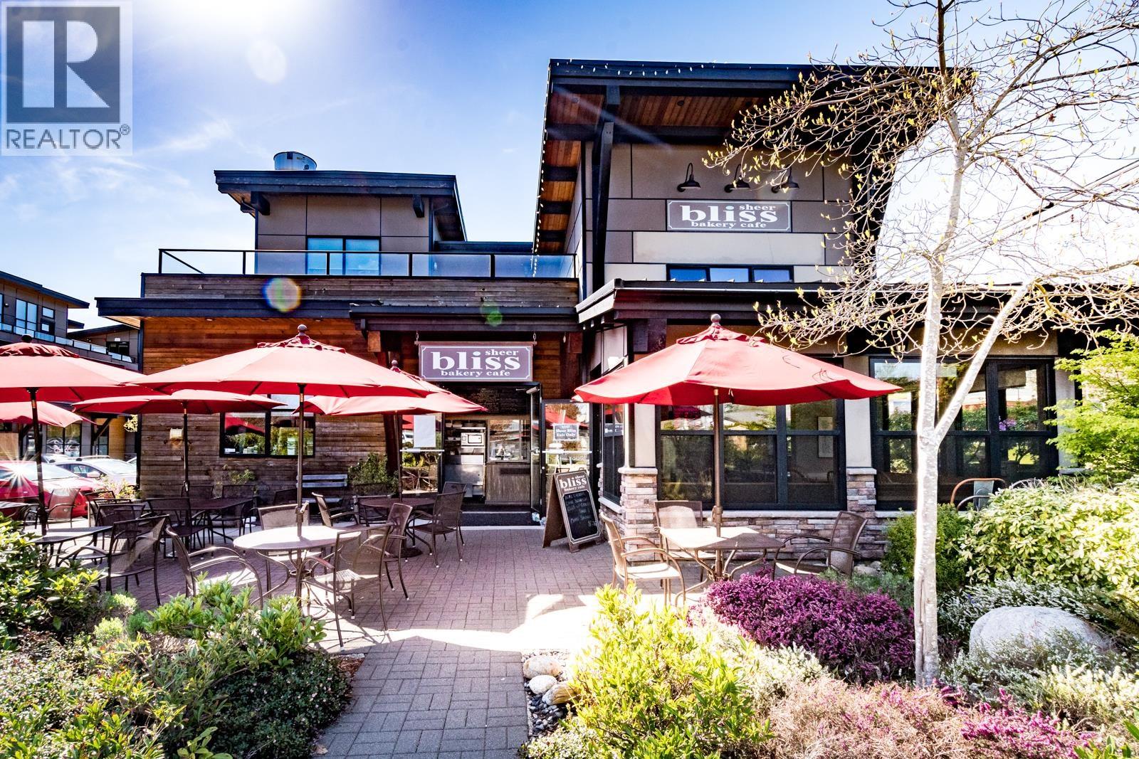 102 1001 GIBSONS WAY