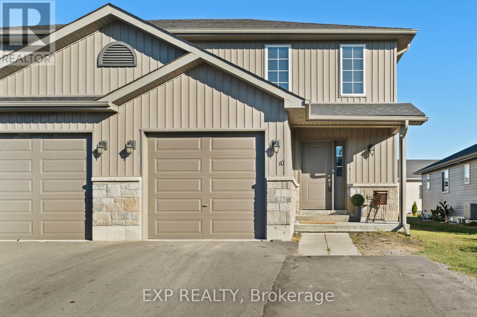 10 COBBLESTONE STREET