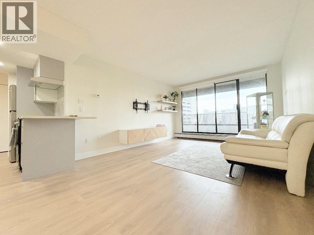 1006 4194 MAYWOOD STREET