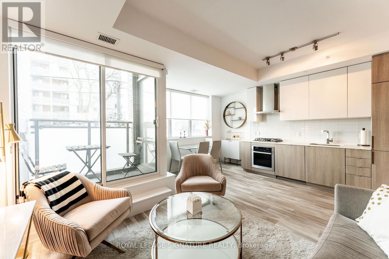 219 - 38 HOWARD PARK AVENUE