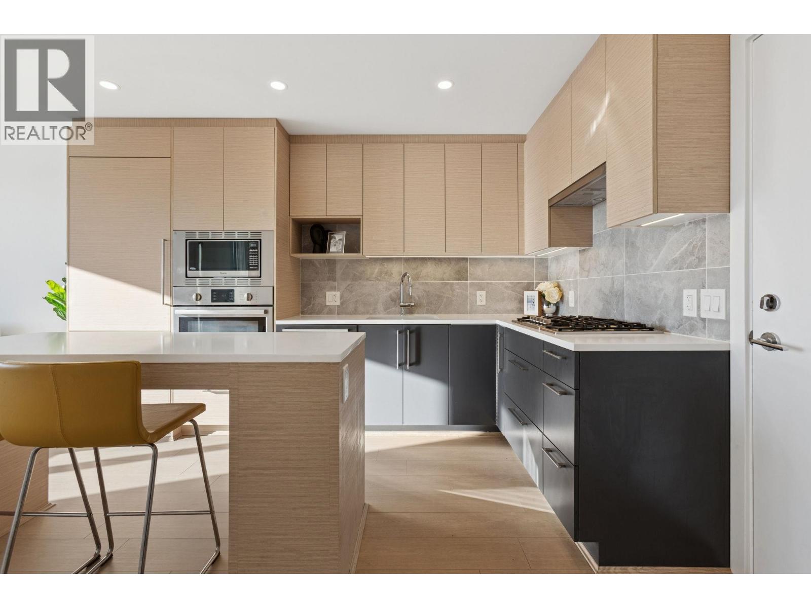 415 8888 OSLER STREET