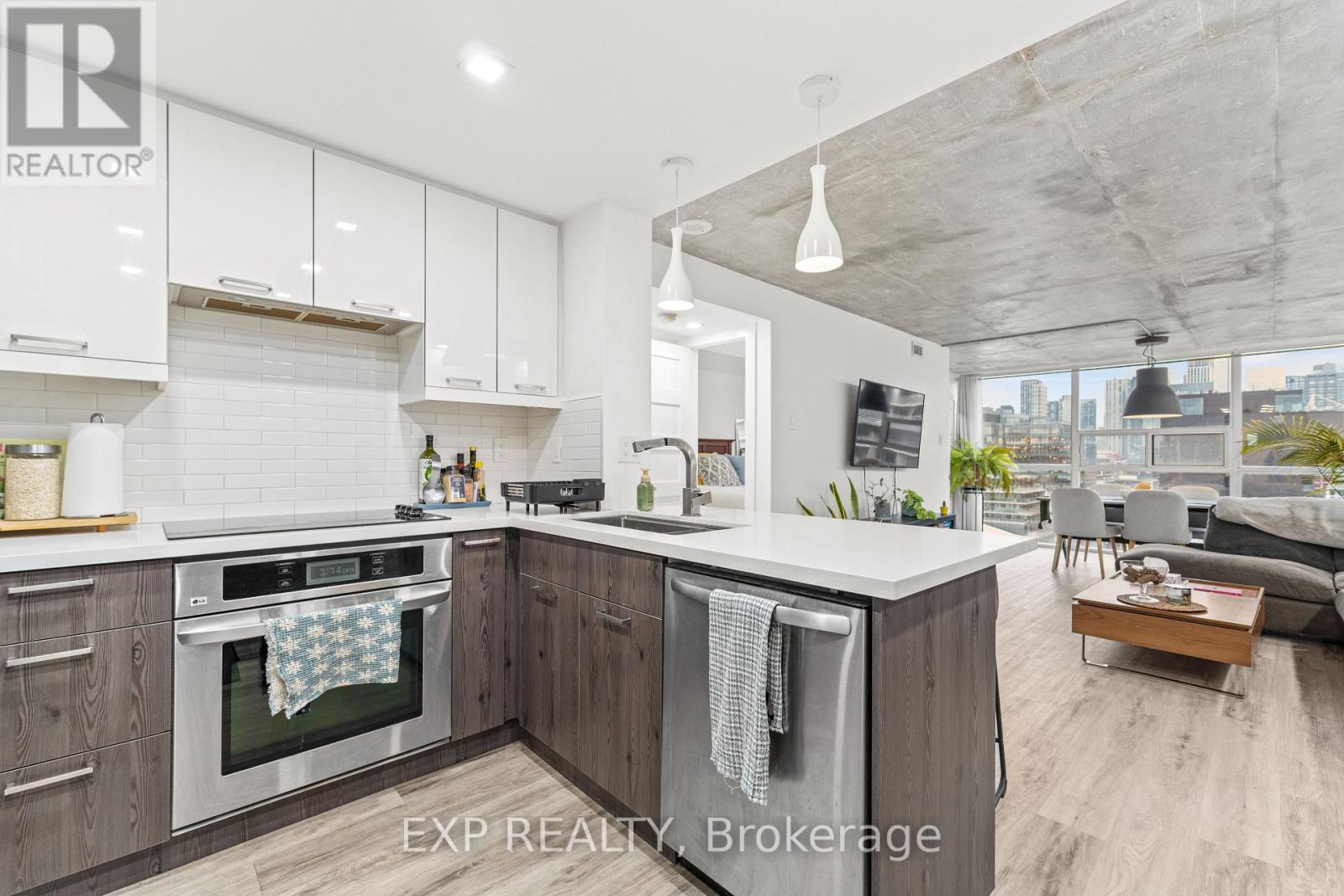 1603 - 705 KING STREET W