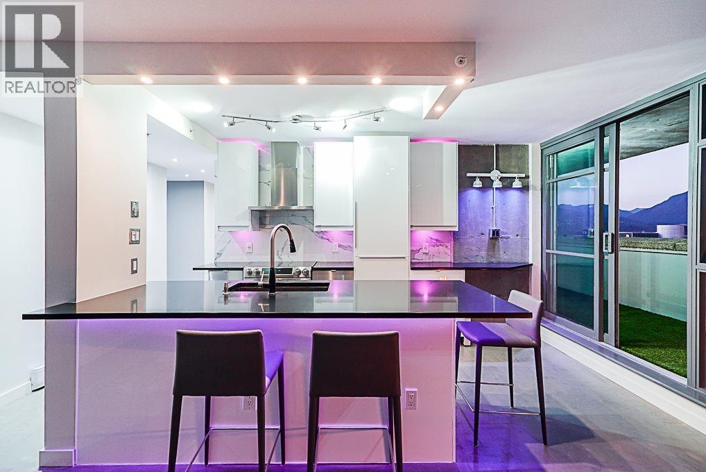 3004 438 SEYMOUR STREET