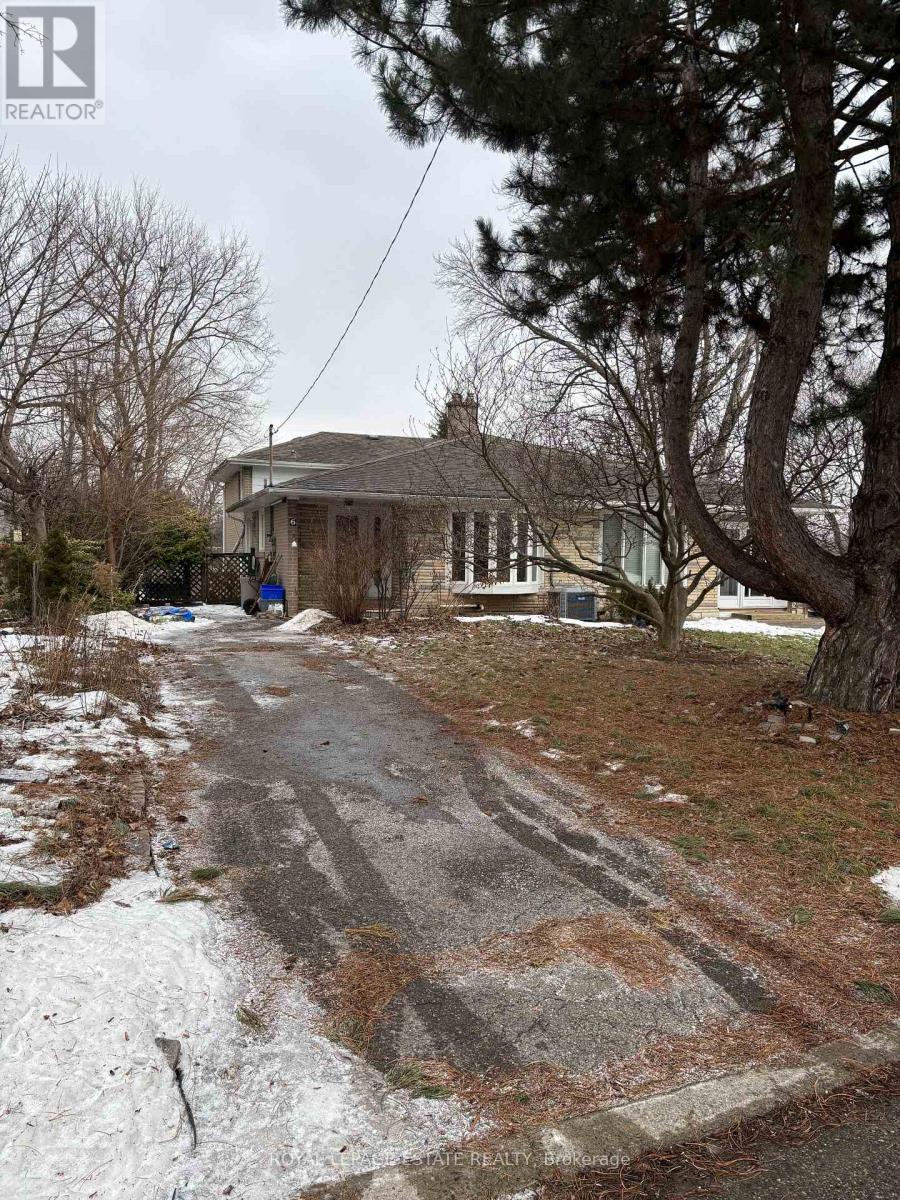 6 KING RICHARD COURT