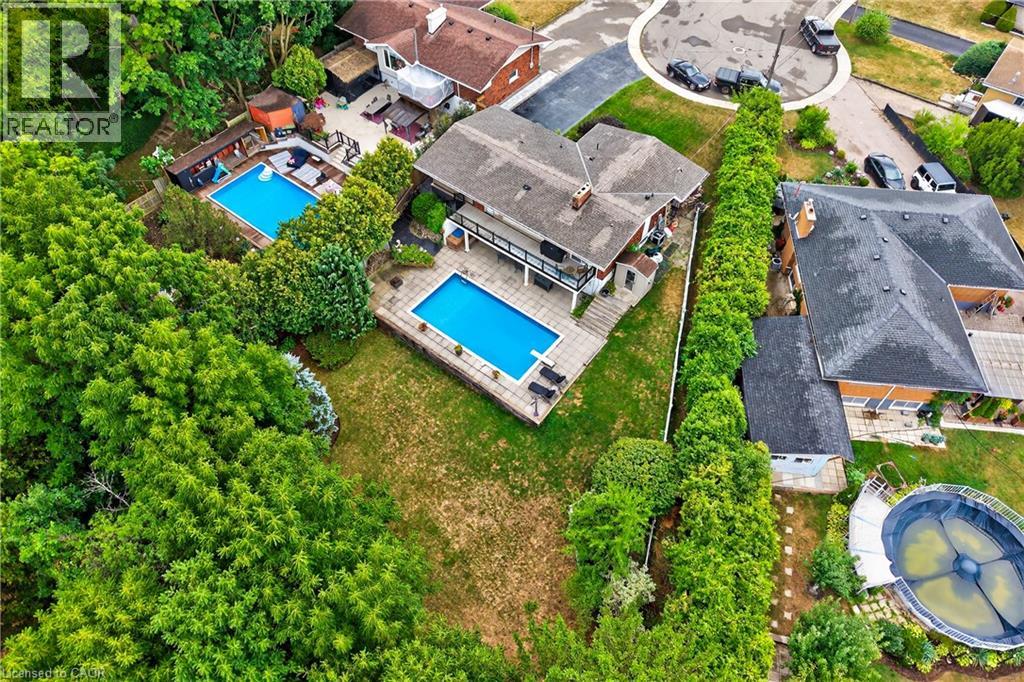 90 MOUNTAIN Avenue N