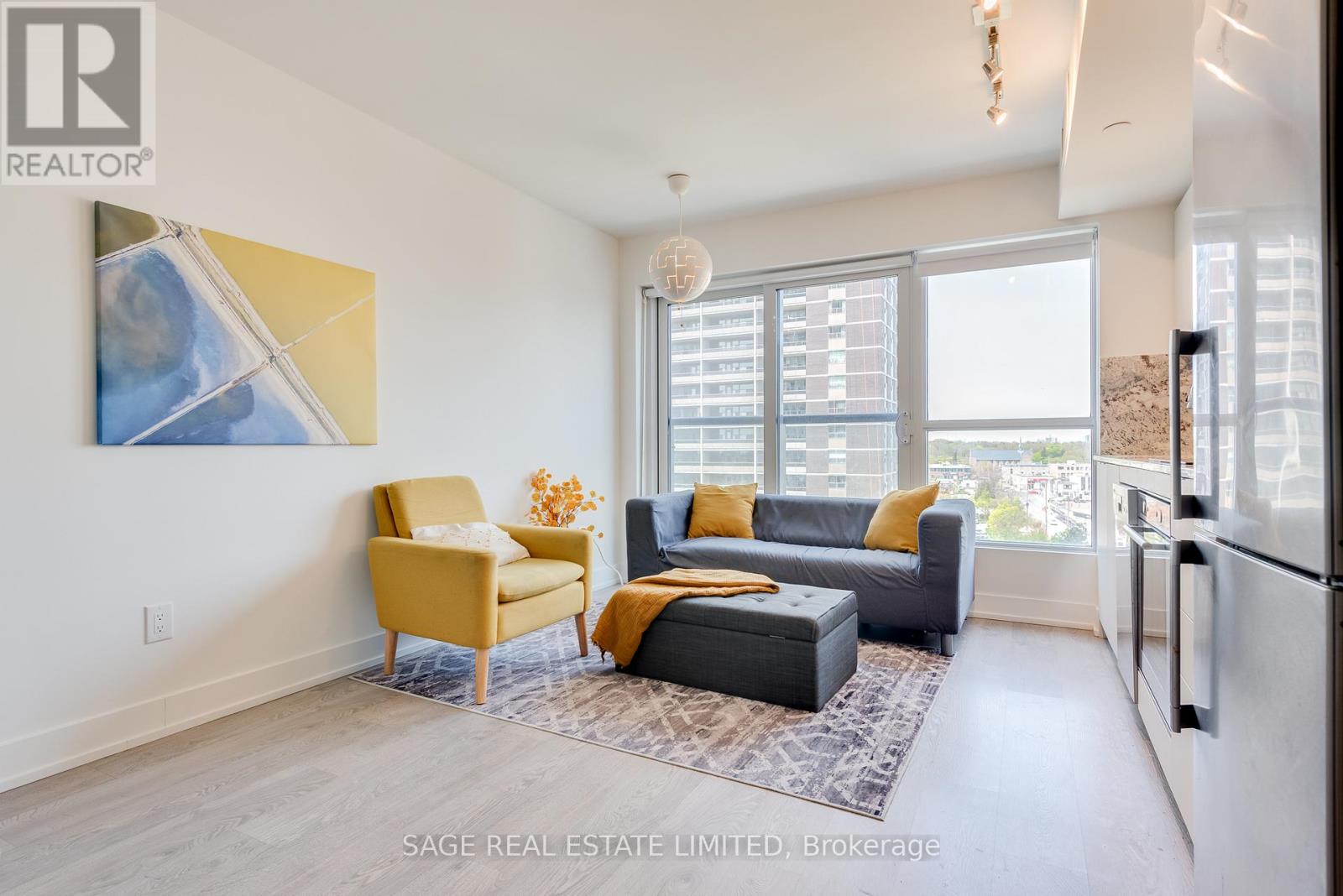 834 - 5 MABELLE AVENUE