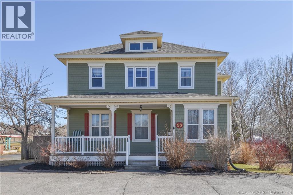 98 Saint-Pierre Ouest Boulevard