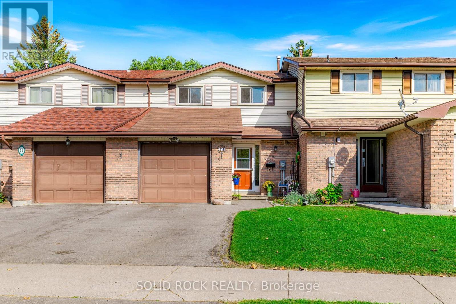 29 WINDFIELD CRESCENT