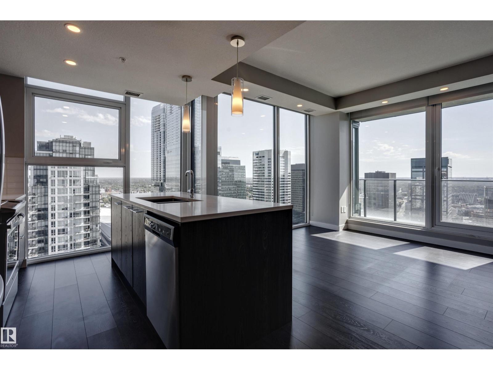 #3303 10180 103 ST NW