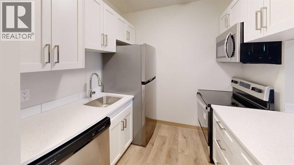 108, 405 Columbia Boulevard W